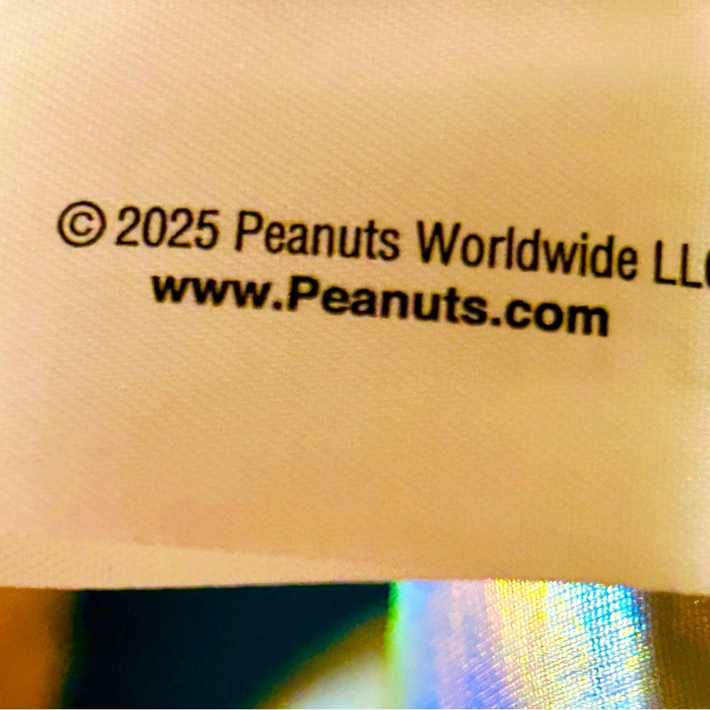 2025 Holographic SNOOPY 75 year Collectible Snoopy Dog - Picture 6 of 6